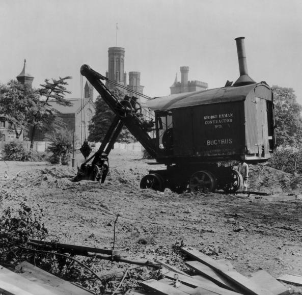 Black and white photo of construction of the Smithsonian Freer Gallery of Art in 1916 in Washington, DC